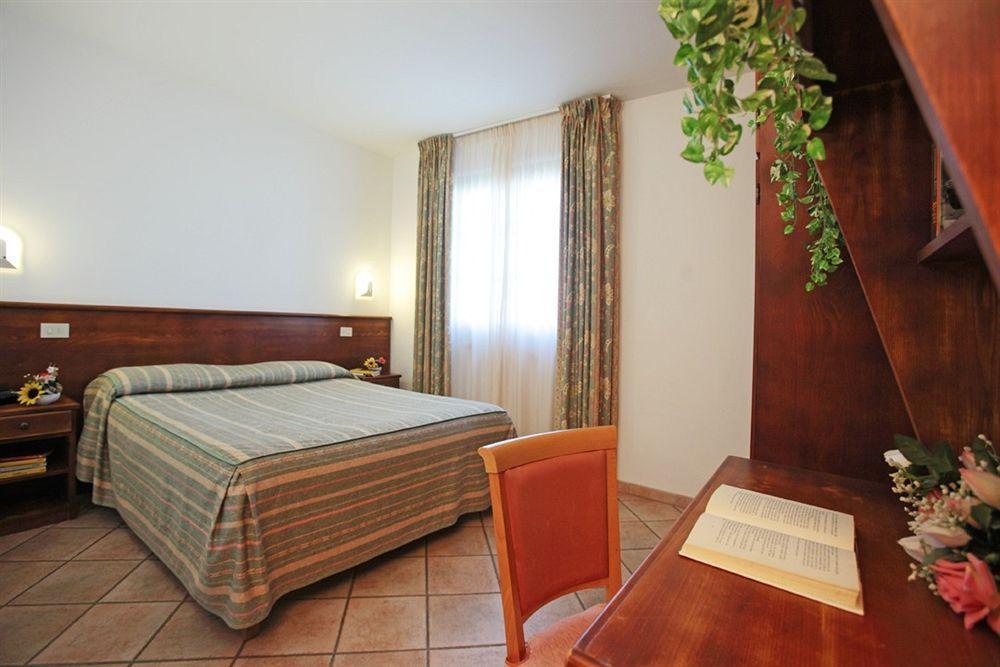 Tris Hotel Orbetello Bagian luar foto
