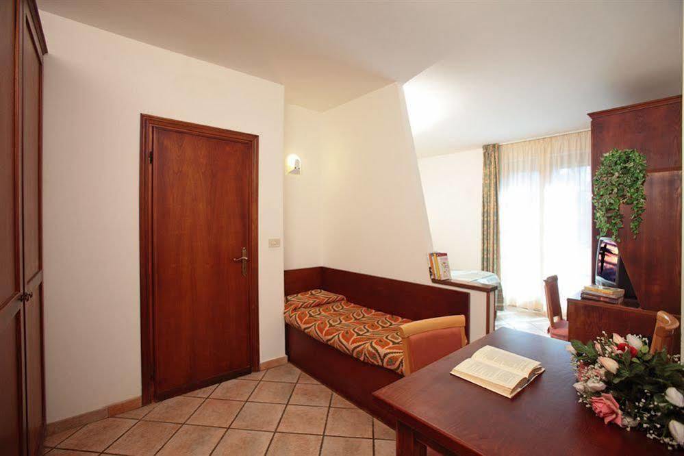 Tris Hotel Orbetello Bagian luar foto