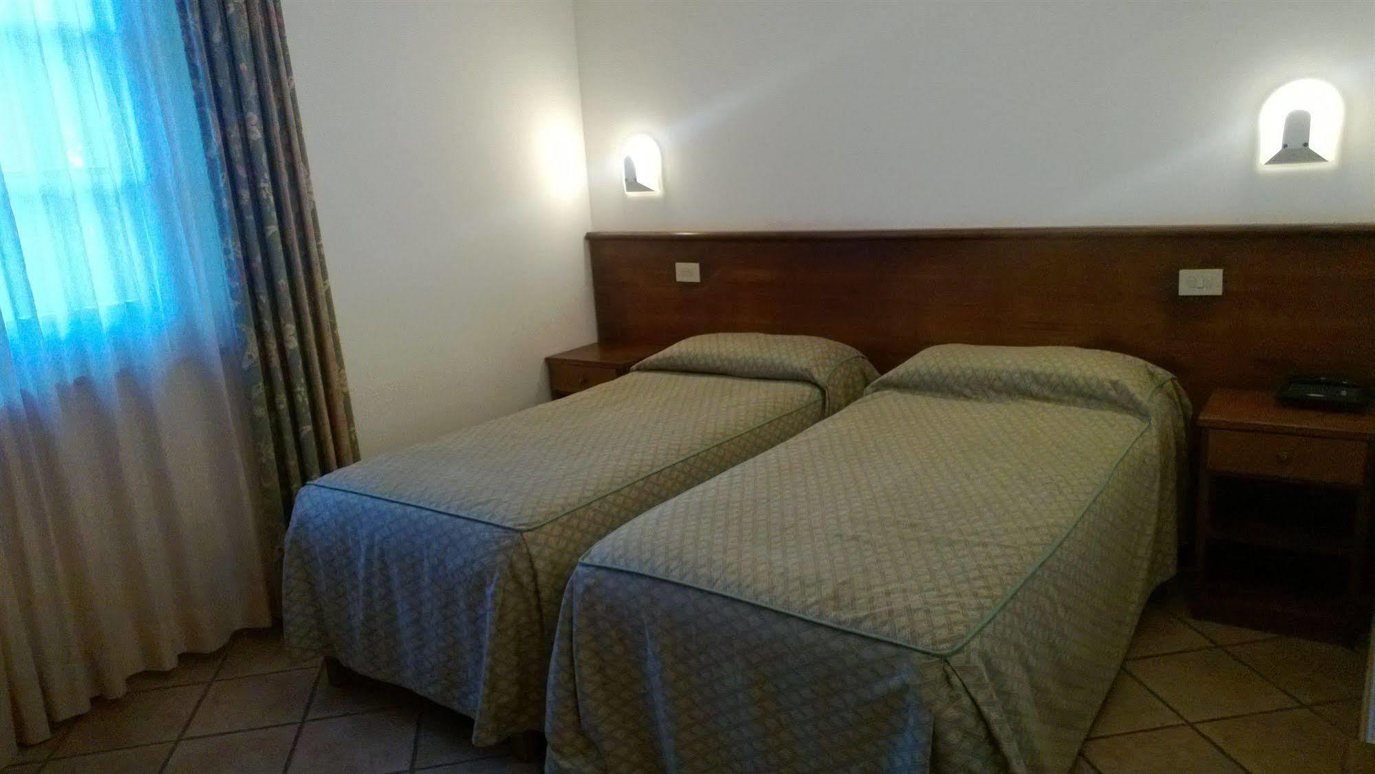 Tris Hotel Orbetello Bagian luar foto